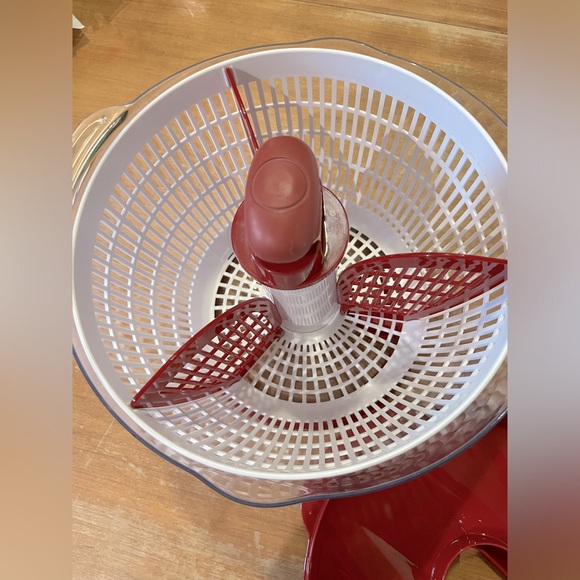 Red KitchenAid Salad Spinner, NWOB - Picture 2 of 2